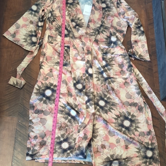 NWT Misa Los Angeles Pink and Black Robe, US M - Picture 7 of 7